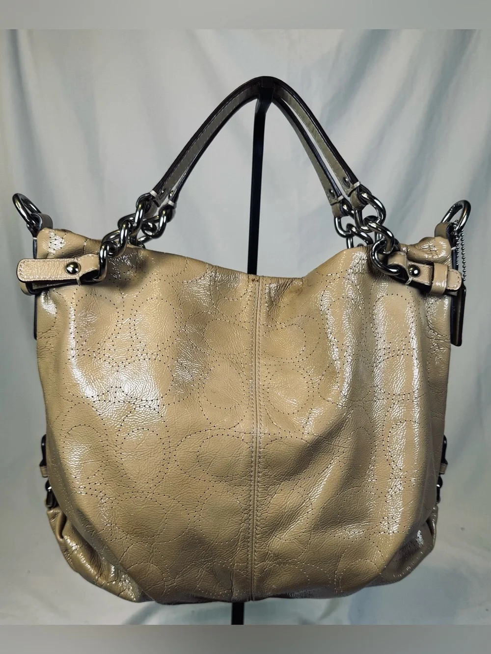 Coach Brooke Beige Patent Leather Tote Silvertone Hardware Accents